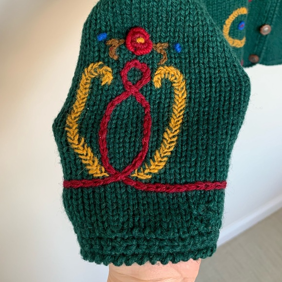 Rare Green Embroidered Cardigan ASO Phoebe Buffay on Friends - Picture 12 of 17